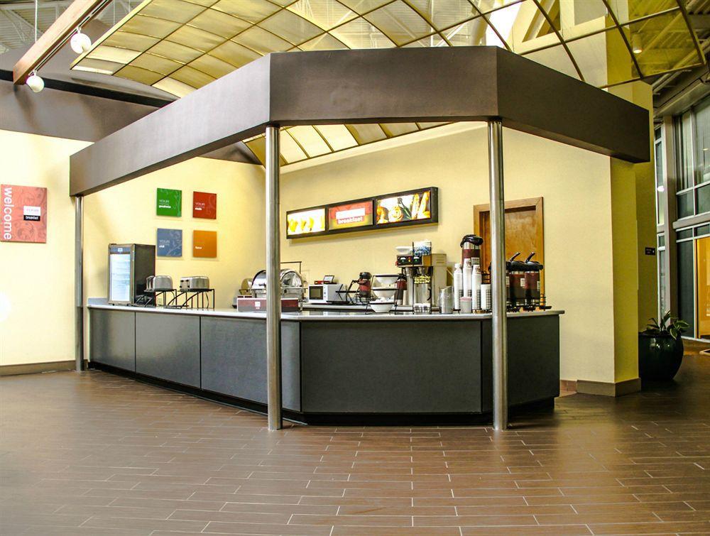 Comfort Inn & Suites Airport Syracuse Exterior foto