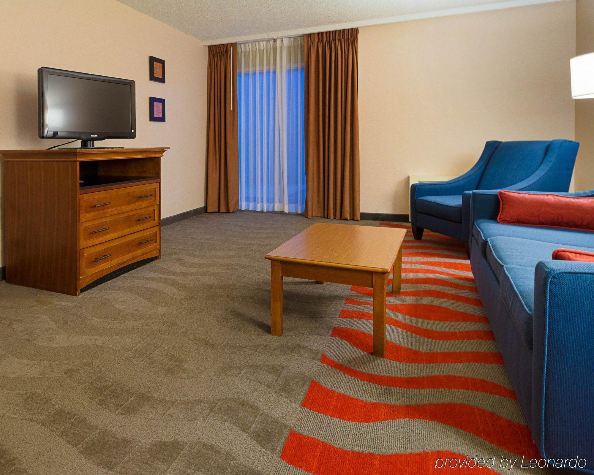 Comfort Inn & Suites Airport Syracuse Exterior foto