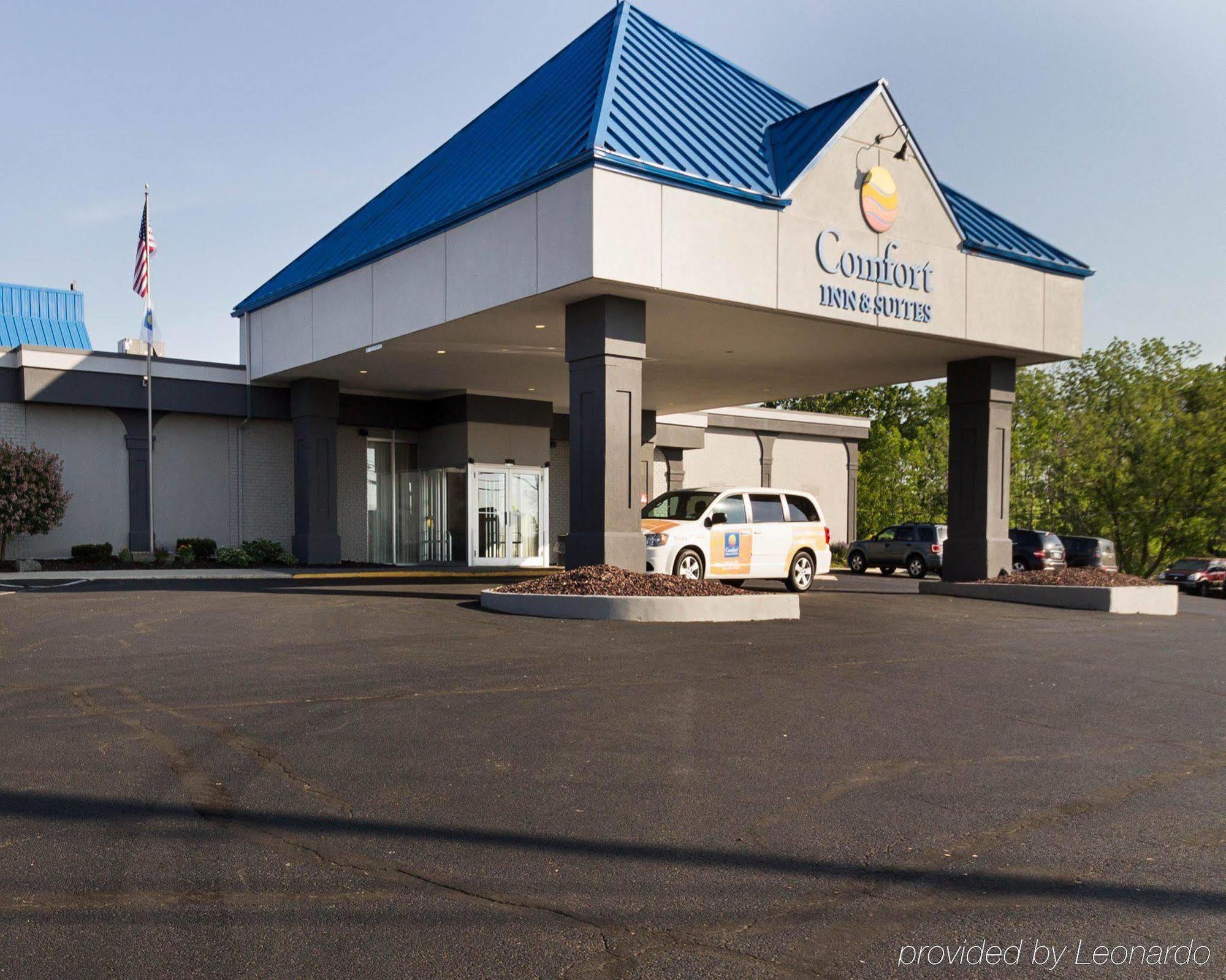 Comfort Inn & Suites Airport Syracuse Exterior foto