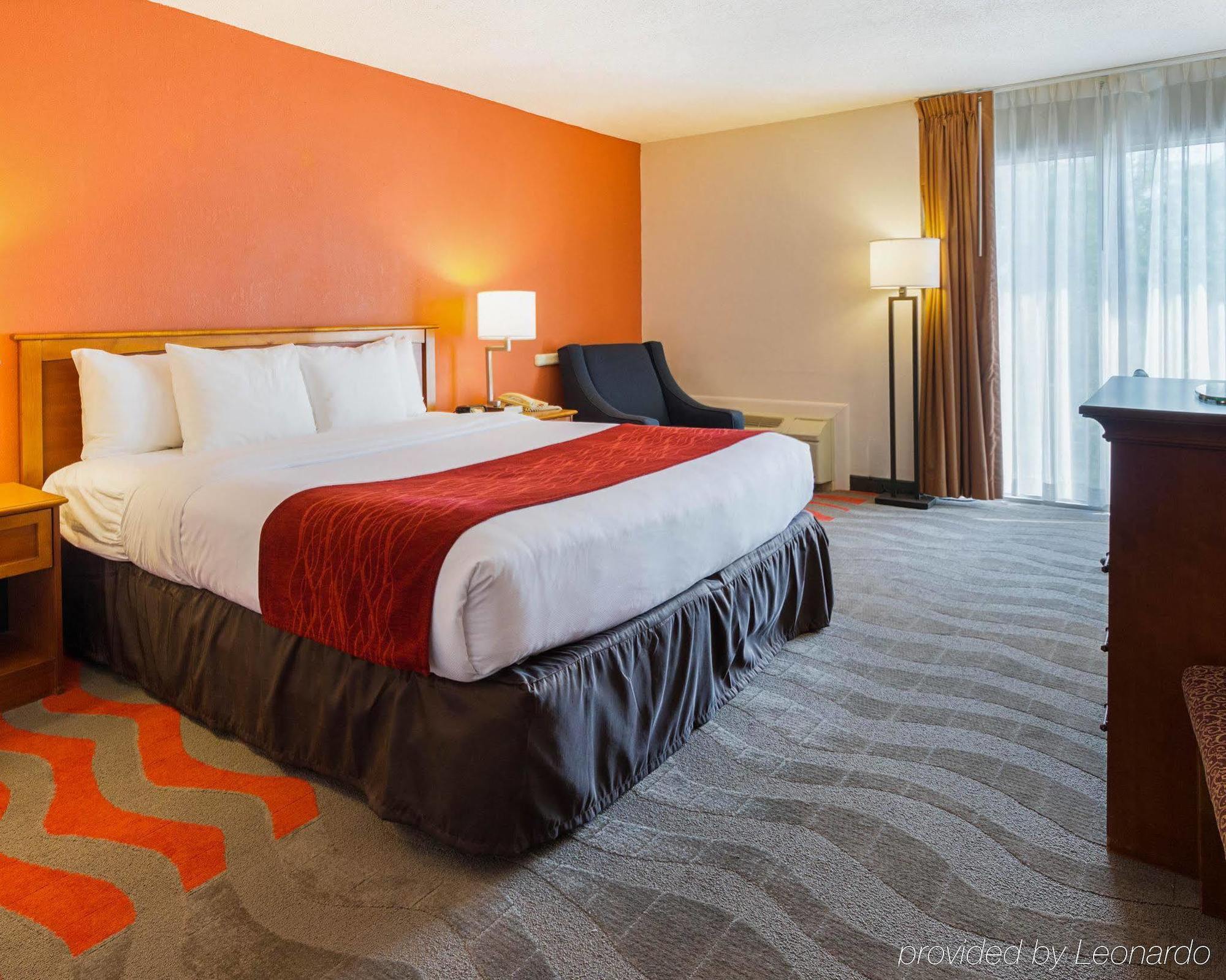 Comfort Inn & Suites Airport Syracuse Exterior foto