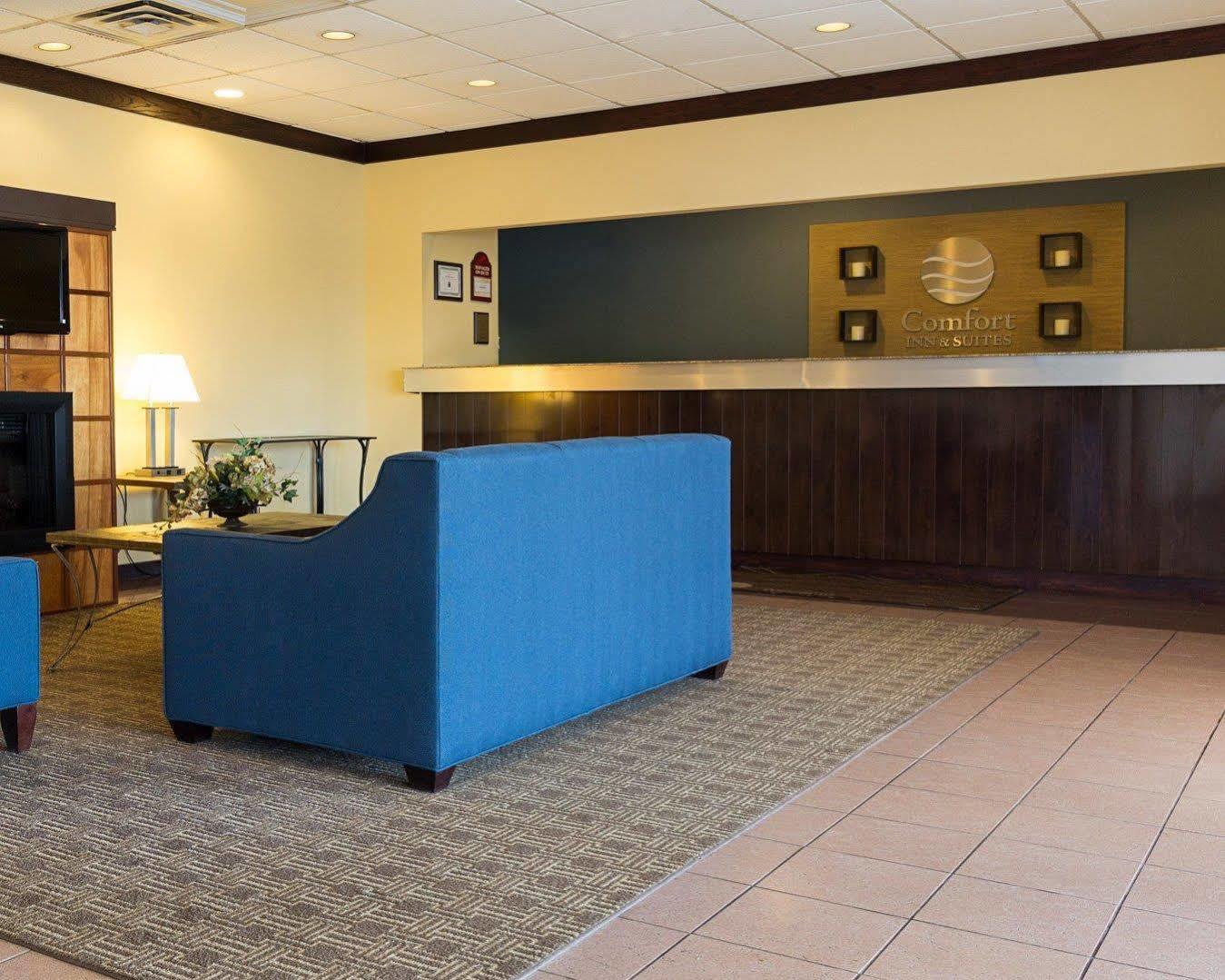 Comfort Inn & Suites Airport Syracuse Exterior foto